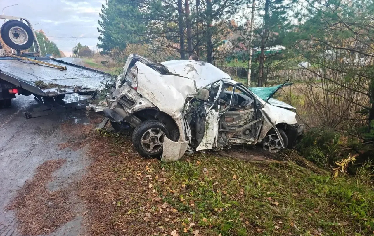 Три человека пострадали в ДТП на томской трассе. За рулем был 15-летний подросток