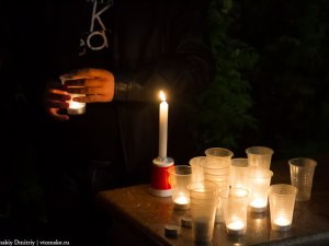 Томичи зажгли свечи в память о погибших в Беслане (фото)