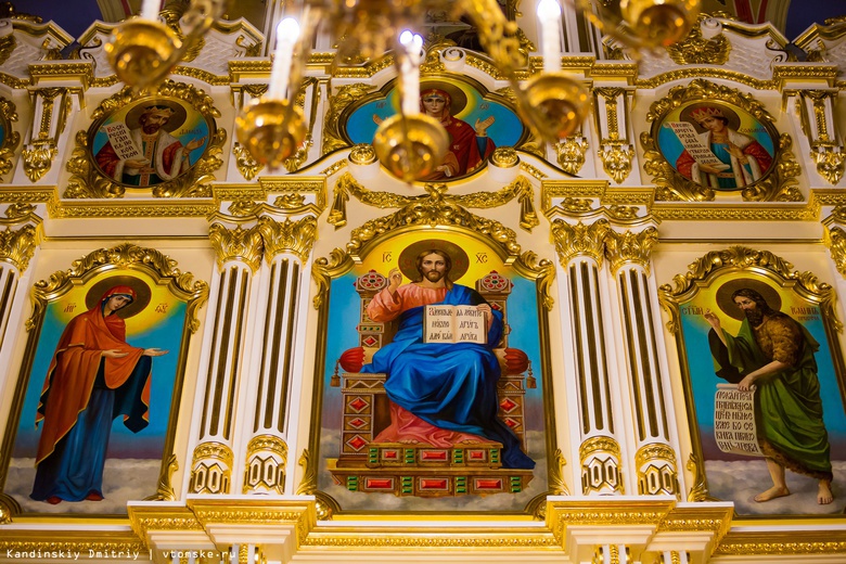 Омич ограбил 2 православных храма и потратил вырученные деньги на Новый год в Томске