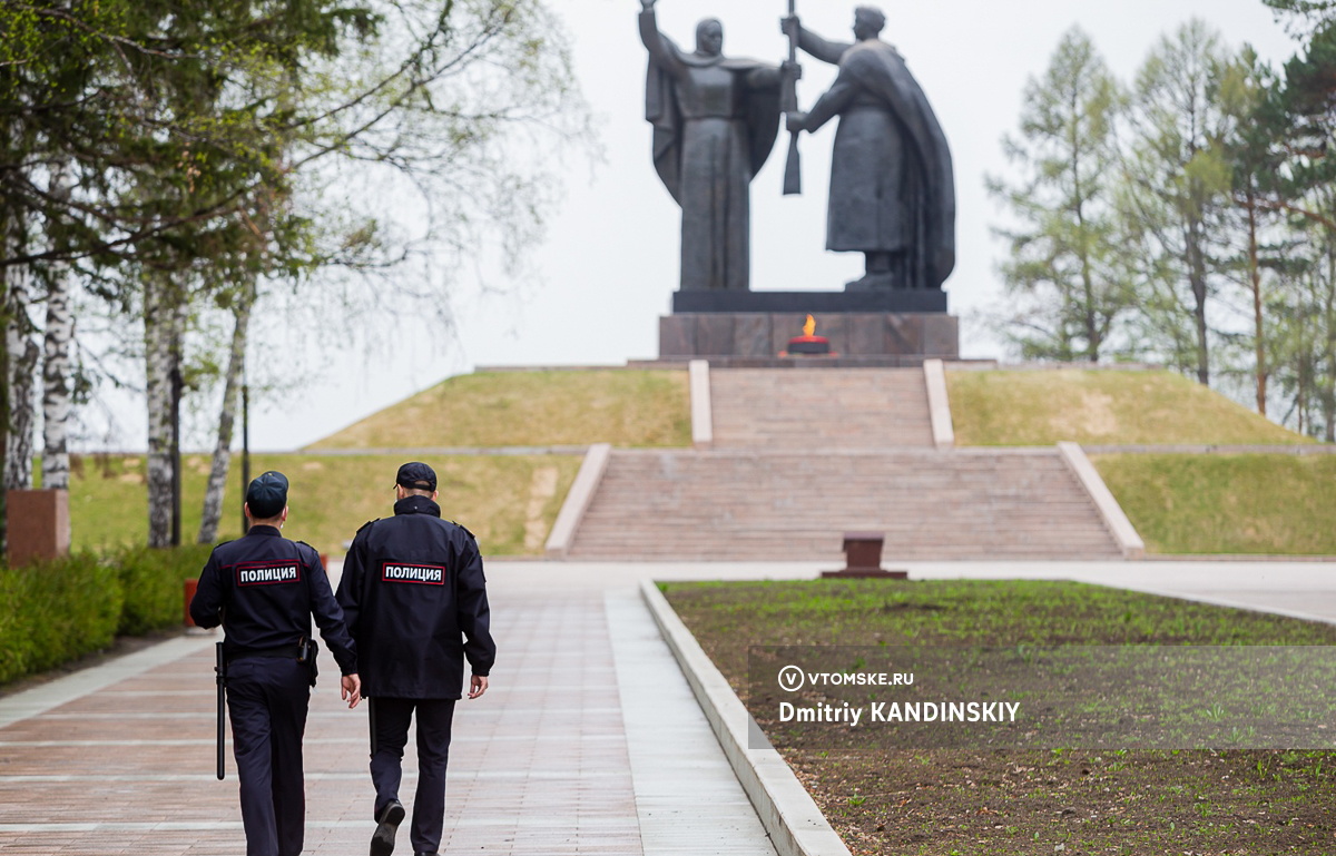 Томские полицейские задержали мужчину с ножом в неадекватном состоянии в Лагерном саду