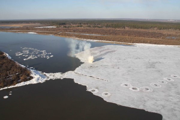 Ледовзрывные работы продолжатся завтра рано утром (фото, видео)