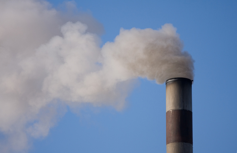 Два бетонных завода незаконно загрязняли воздух пылью