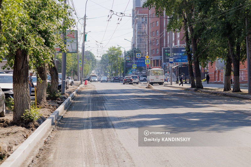 Подрядчики должны снять асфальт, уложенный на 4 улицах Томска — мэр