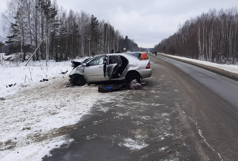 Женщина-водитель погибла в лобовом ДТП на трассе Томск — Мариинск