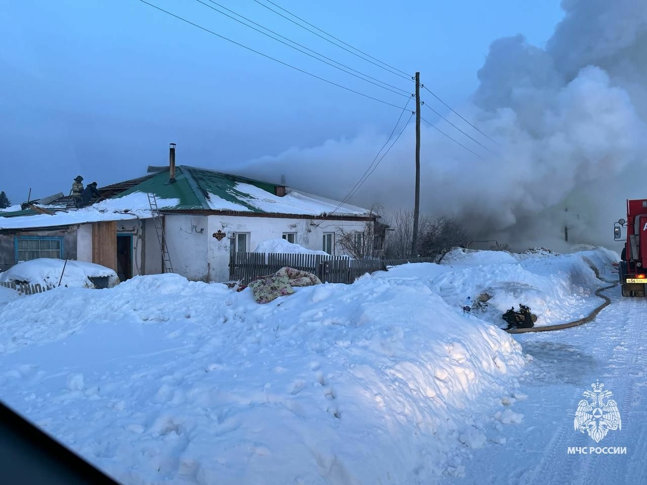 Два дома загорелись в деревне Томского района. Пострадал мужчина |  28.02.2024 | Томск - БезФормата