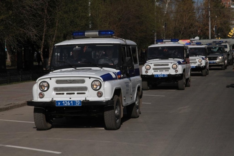 Томским полицейским вручили ключи от новых служебных автомобилей (фото)