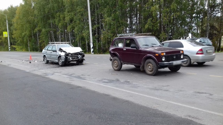 Пожилой водитель попал в больницу после ДТП с «Нивой» на трассе под Томском