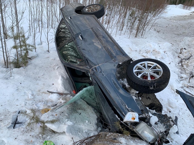 Уголовное дело завели на колпашевца, который разбил машину в ДТП и заявил об ее угоне