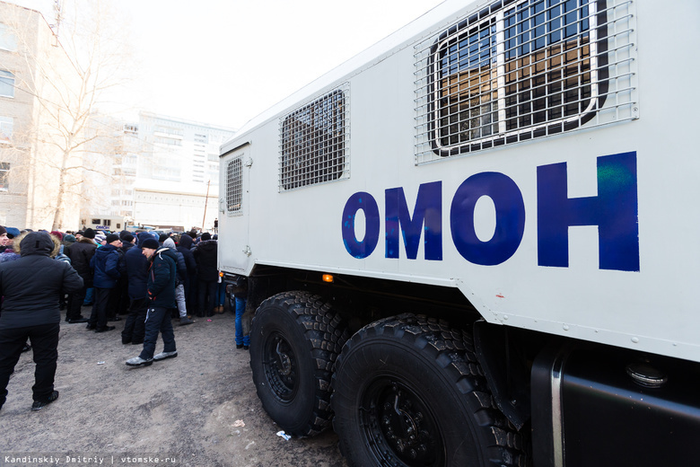 ОНК: ОМОН в Томске избил постояльцев центра временного содержания иностранных граждан