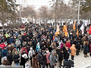 Около 70 недовольных политикой мэра томичей вышли на пикет