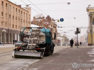 За сутки вывезено более тысячи тонн снега