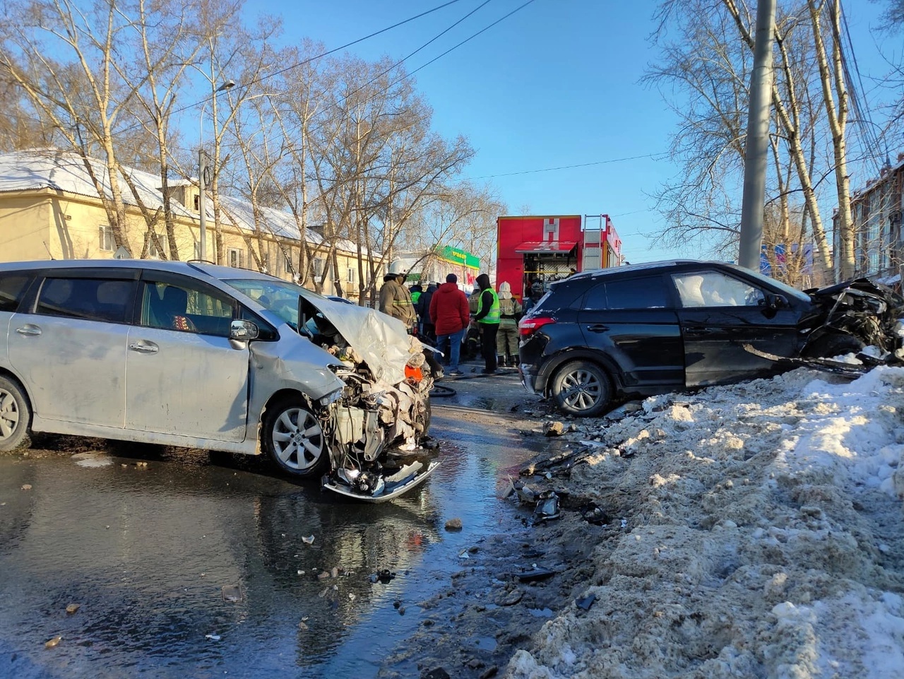 Двое детей и мужчина попали в больницу после ДТП на Смирнова в Томске |  20.02.2022 | Томск - БезФормата