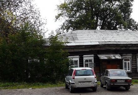 Дом по улице Карпова, 3
