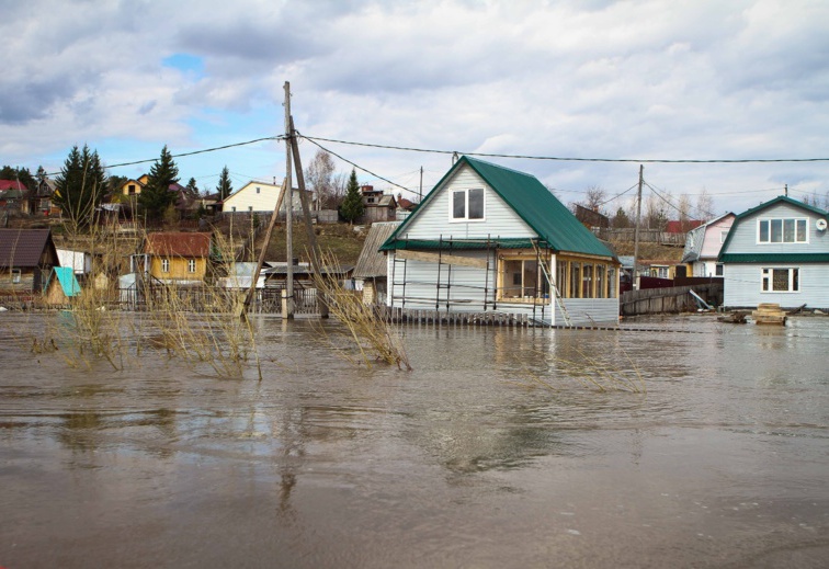 Томский губернатор выделил средства на переселение семьи из зоны подтопления