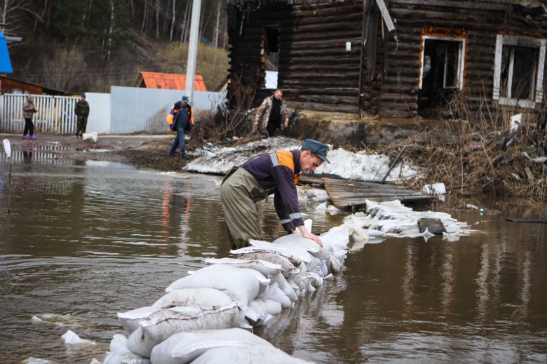 МЧС Сибири усилит группировку спасателей в Томской области из-за паводка