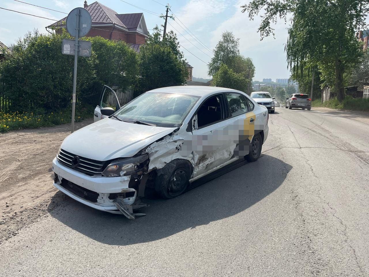 ДТП с участием такси произошло в Томске. Одному человеку потребовалась  медпомощь | 03.06.2023 | Томск - БезФормата