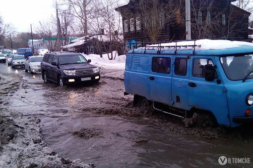 На фоне резкого потепления в городе подтопило несколько улиц