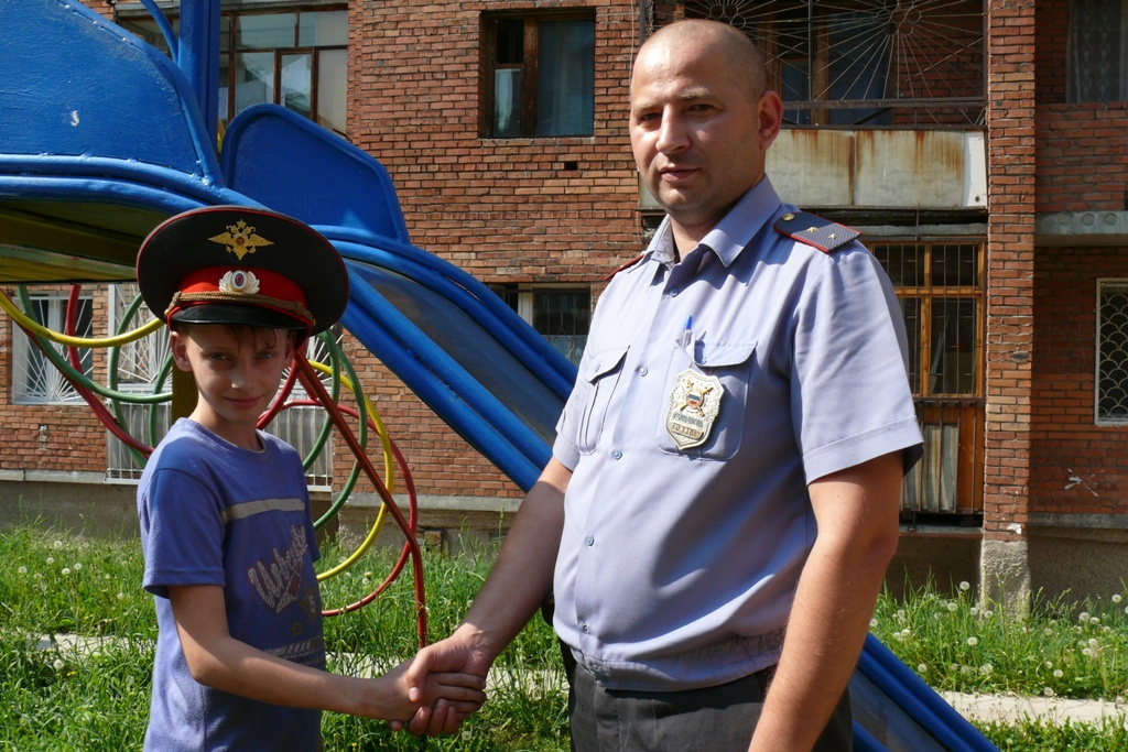 Александр Вторушин и спасенный из огня Паша