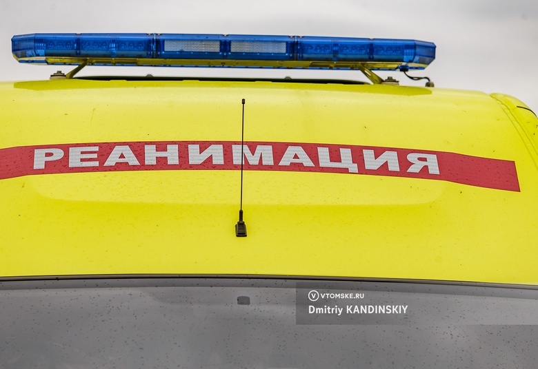 Реанимобиль попал в аварию в Томске