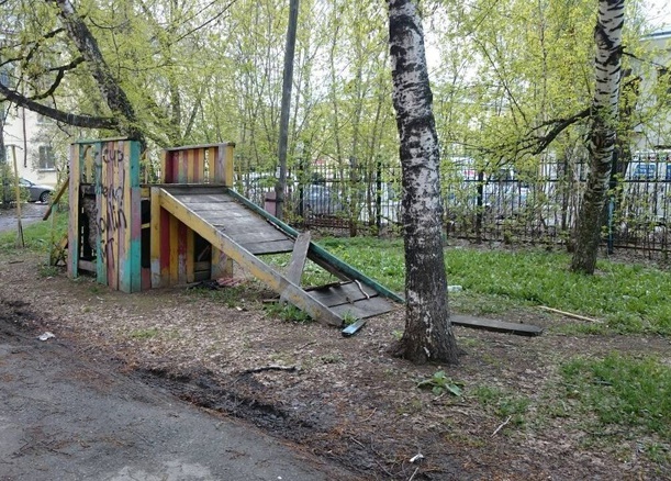 Детская площадка на Пушкина, 52в