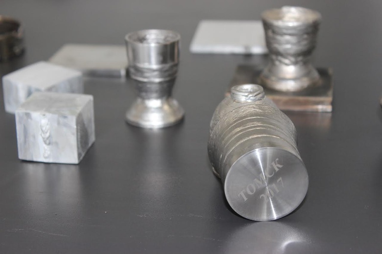 Созданный в Томске 3D-принтер «напечатает» крупные металлические изделия для космоса