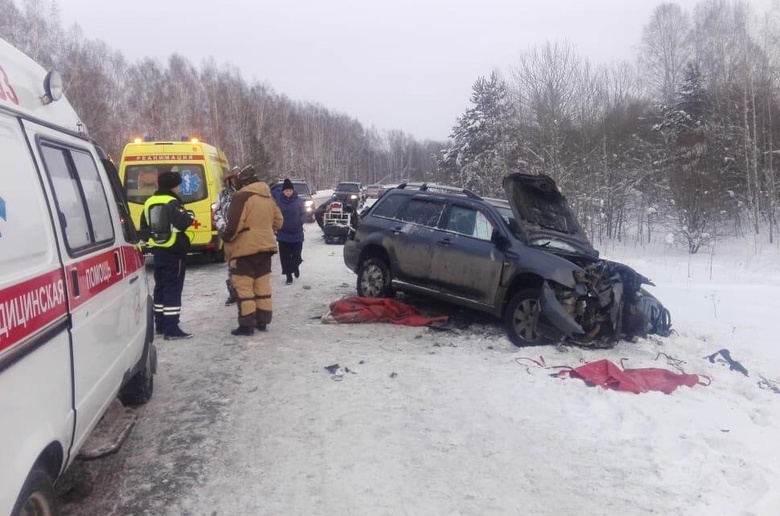 Шесть человек пострадали в лобовом ДТП на трассе Томск — Мариинск