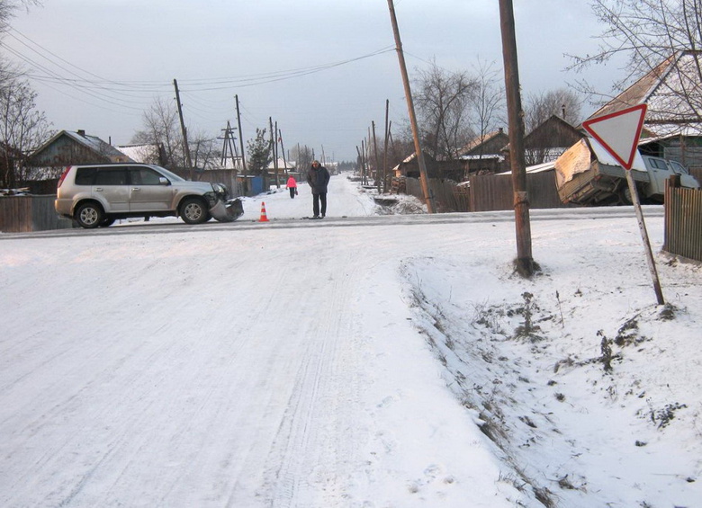 В области водитель УАЗа пострадал в ДТП, пытаясь обогнать иномарку