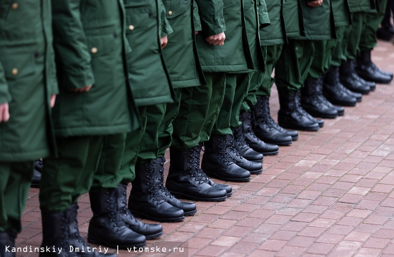 «Помните — вас ждут дома»: томских срочников проводили на службу в сухопутные войска