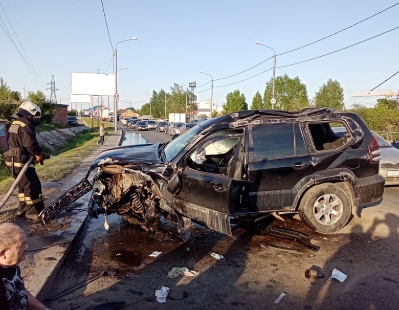 Два человека пострадали при столкновении авто в Томске