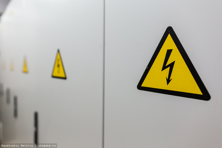 Электричество вернулось в отключенные из-за обрыва проводов дома в Томске