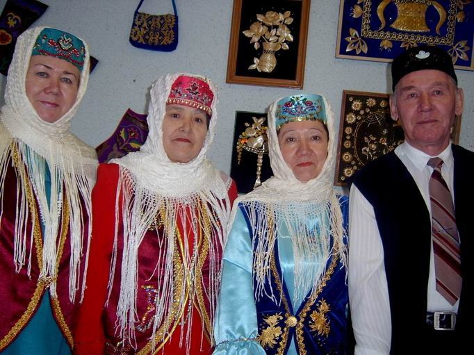 Татары приглашают горожан угоститься чак-чаком и сфотографироваться в национальных костюмах