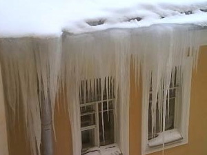 Осторожно, сосульки!