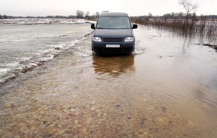 В области паводковыми водами подтоплено 20 автодорог