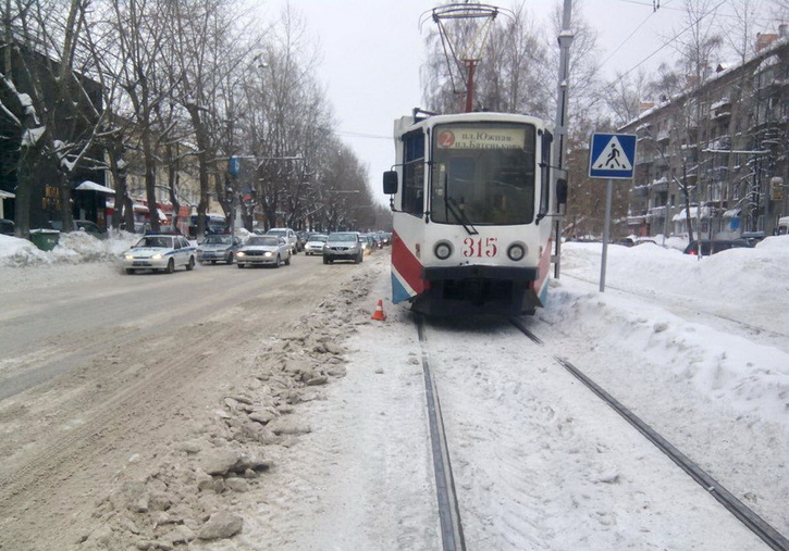 Трамвай сбил переходившую дорогу по «зебре» томичку
