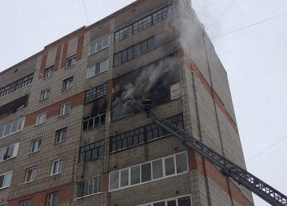 Спасатели потушили пожар на балконе в многоэтажке Томска