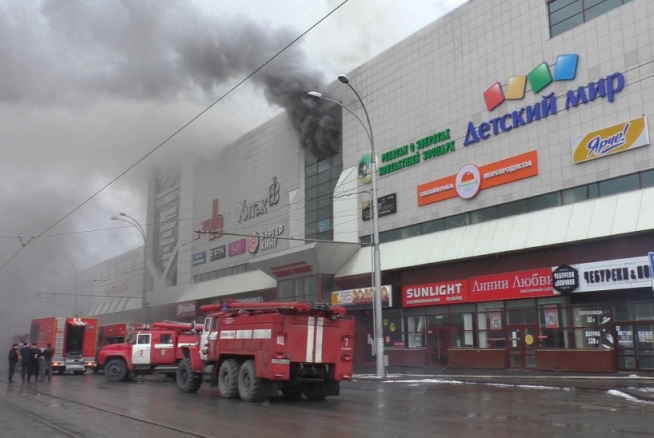 Двое детей из Томска погибли при пожаре в торговом центре в Кемерово