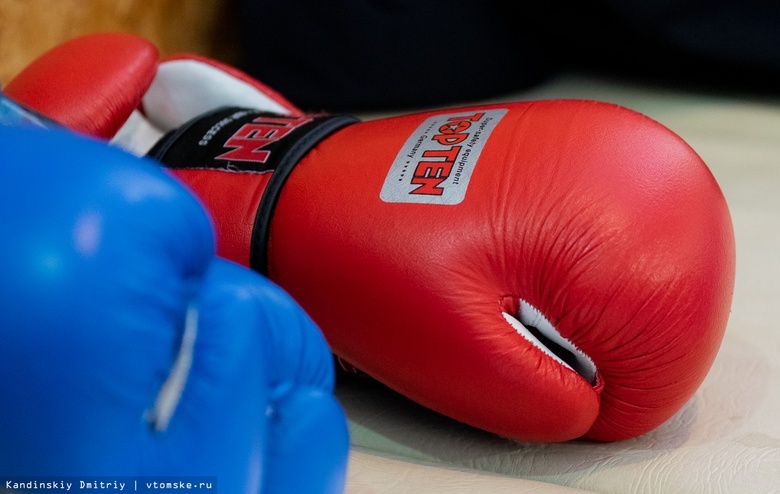 Российский боксер Ковалев проиграл чемпионский титул WBO мексиканцу Альваресу