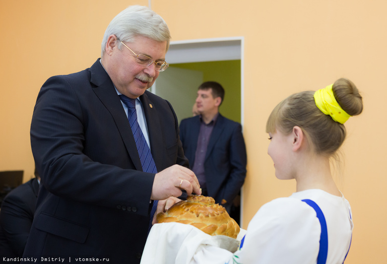 Томский губернатор открыл в Тегульдете детсад и пообщался с жителями (фото)