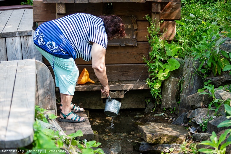 «Забытый богом уголок»: томичи отчаялись ждать появления питьевой воды в Хромовке