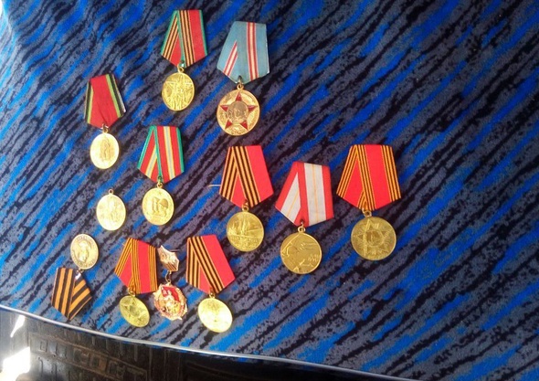Внучка ветеранов ВОВ из Северска пыталась продать награды умерших родственников