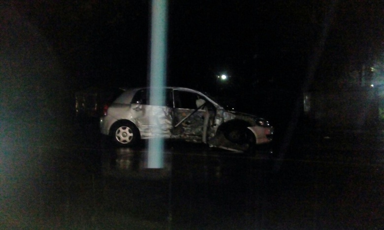 Водитель погиб, врезавшись в столб на Мичурина (фото)