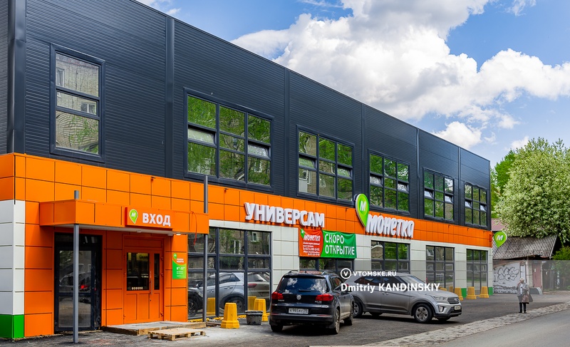 Магазин появился в новом здании на юге Томска вместо паркинга