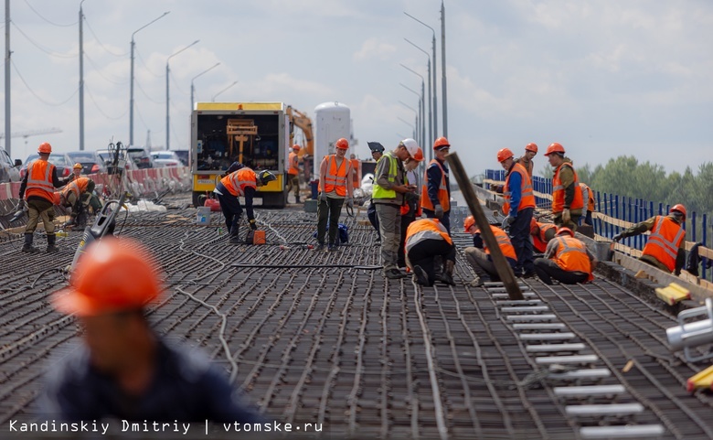 Движение грузовиков по Коммунальному мосту вновь запретят на сутки