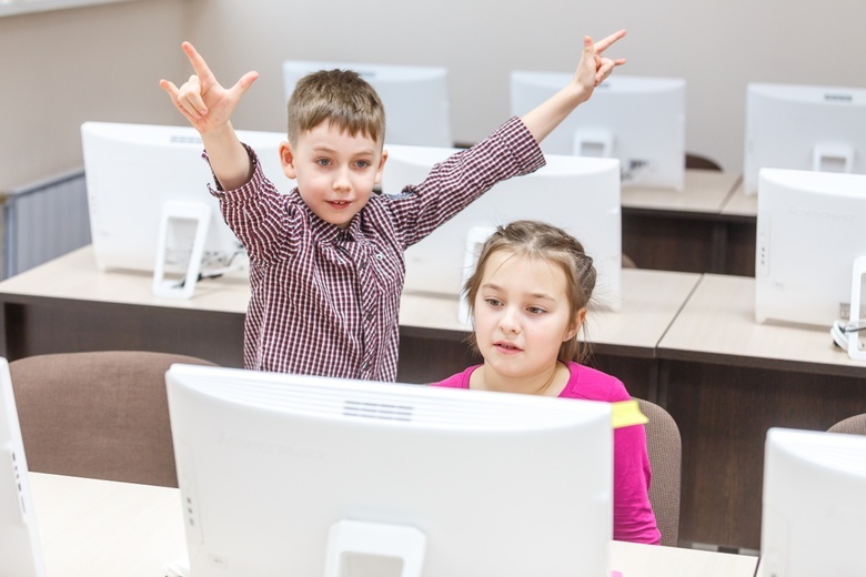В Томске открылась кибершкола для превращения детей в «Стивов Джобсов»