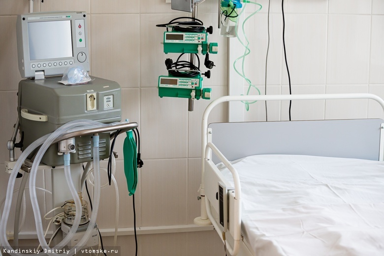 Оперштаб сообщил, сколько коек для COVID-пациентов свободно в томских больницах