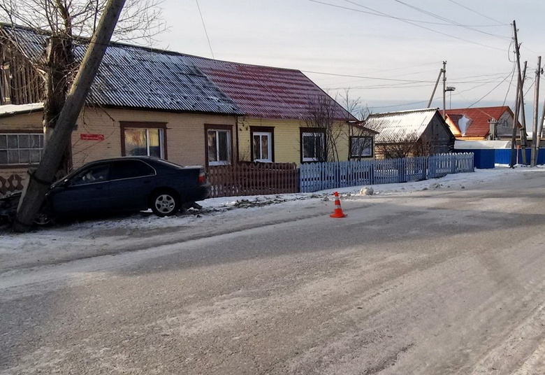 За выходные в ДТП на дорогах области пострадали шесть человек (фото)