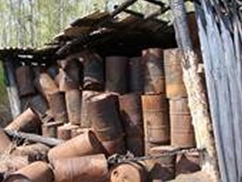 В Чаинском районе обнаружены три тонны бесхозных просроченных пестицидов