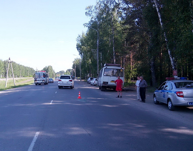 В ДТП с маршруткой пострадала 74-летняя женщина