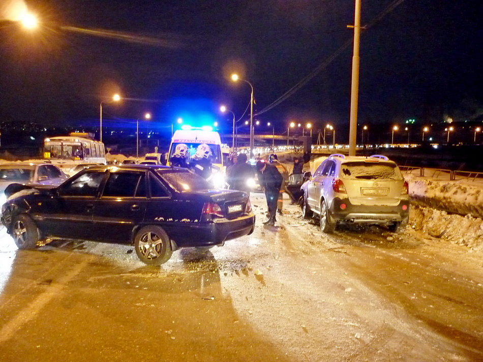 В ДТП с участием пяти автомобилей пострадали три человека