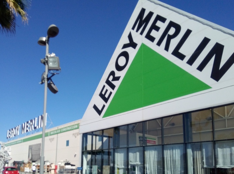 Leroy Merlin продаст свои магазины в России